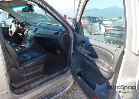 2007 Cadillac Escalade Standard from USA, damaged, VIN 1GYFK63877R137249